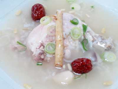 韓国の保養食 参鶏湯(サムゲタン）